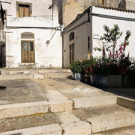 Вилла Casa Rione Medievale Монте-Сант'Анджело Экстерьер фото